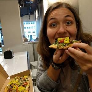 Meet your Posher, Danielle